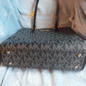 Michael Kors  Large Tote Black and Grey signature design large tote/purse
